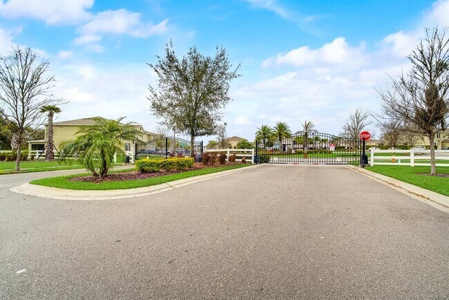Foto del edificio - 344 Arbor Lakes Dr