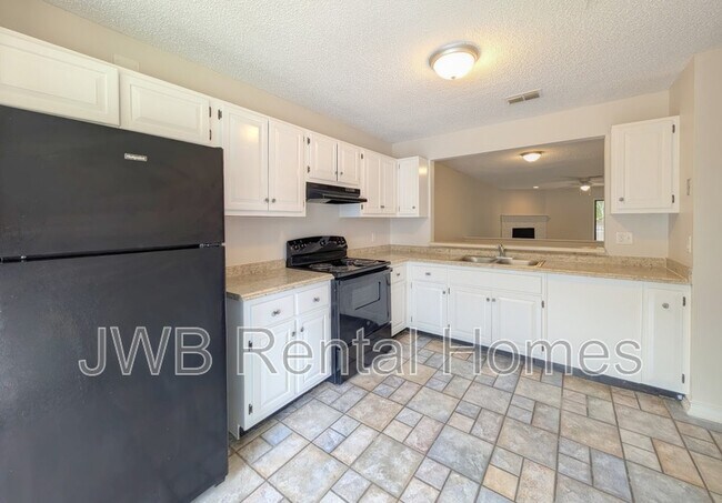 Building Photo - 4514 Melissa Ct W
