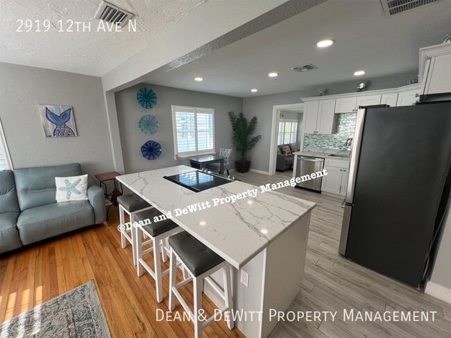 Foto del edificio - 2919 12th Ave N