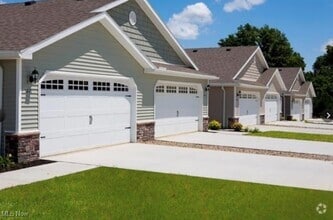 Building Photo - 245 Brittany Ln