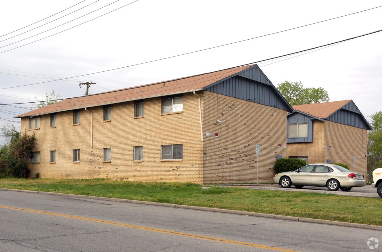 Primary Photo - 7144-7148 E 10th St