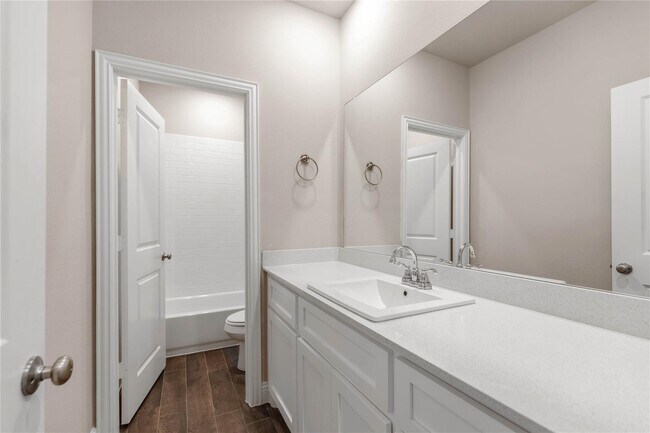 Building Photo - 1253 Carinna Dr