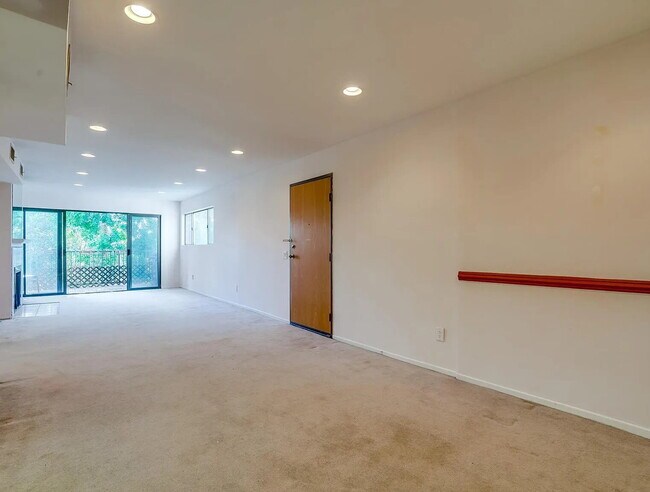 Foto del edificio - 14804 Magnolia Blvd