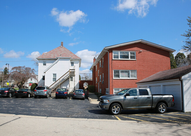 Parking Lot - 205 - 209 E Palatine Rd, Palatine, IL 60067