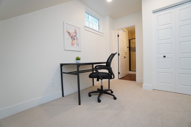 Building Photo - 479 E Violets Cv Ln