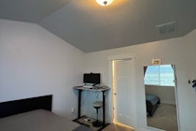 Foto del edificio - 192 W Silver Springs Dr