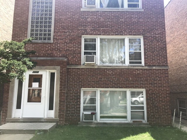 Primary Photo - 2519 W Farragut Ave