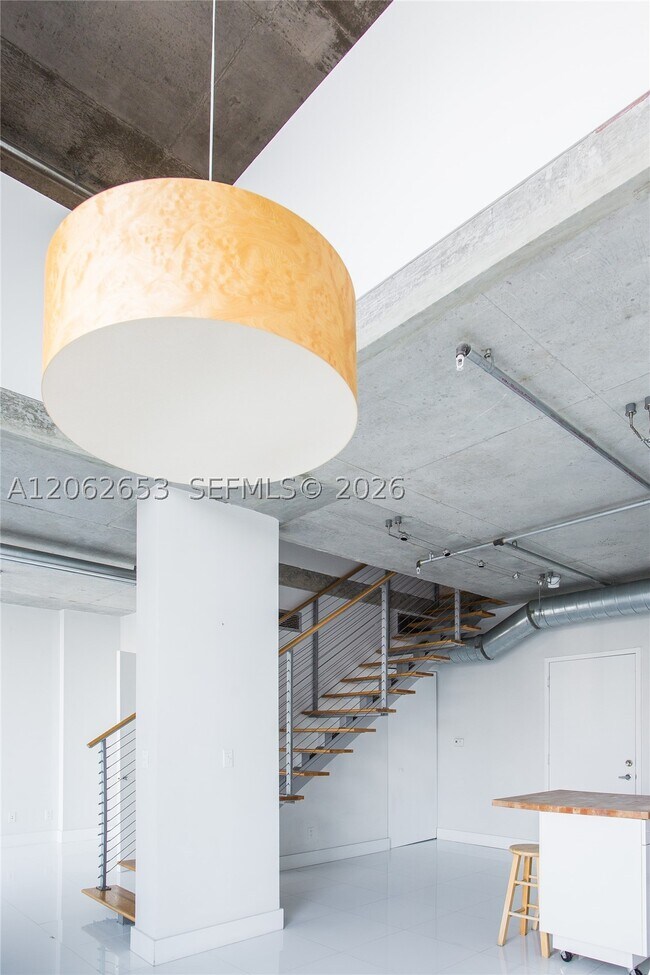 Foto del edificio - 690 SW 1st St
