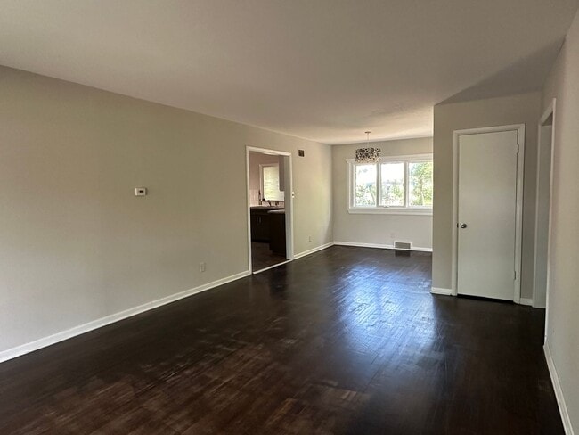 Building Photo - 500 Alexander Dr