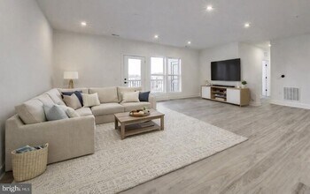 Building Photo - 1141 Fortune Terrace