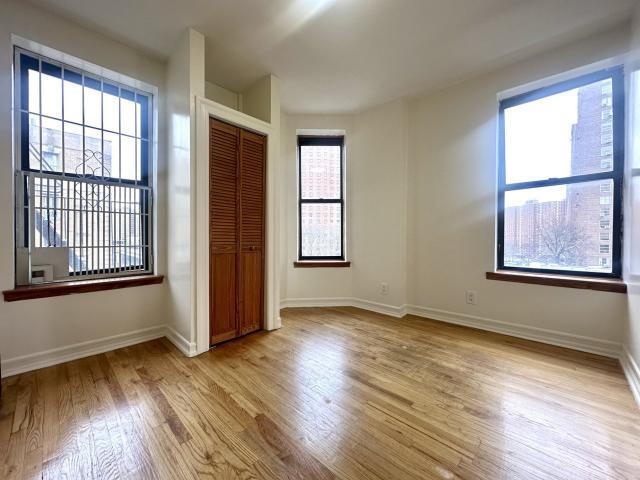 Foto principal - 3 bedroom in New York NY 10027