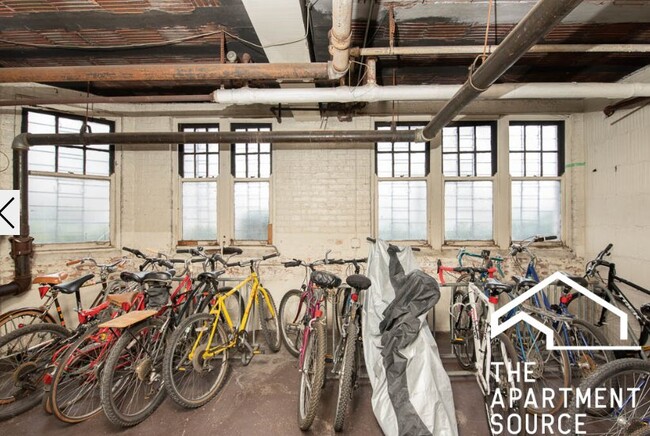 Photo - 2324 N Lincoln Park W Apartment