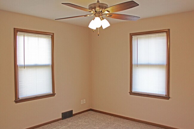 Foto del edificio - 2-Bedroom, 1-Bath House for Rent