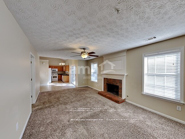 Building Photo - 1821 Chardin Way