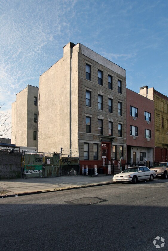 Building Photo - 236 Pulaski St