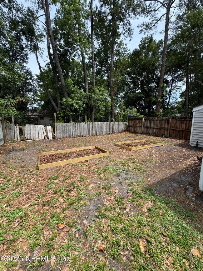 Building Photo - 4751 San Jose Manor Dr W