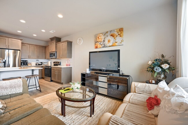 Building Photo - 2614 Waterlily Dr