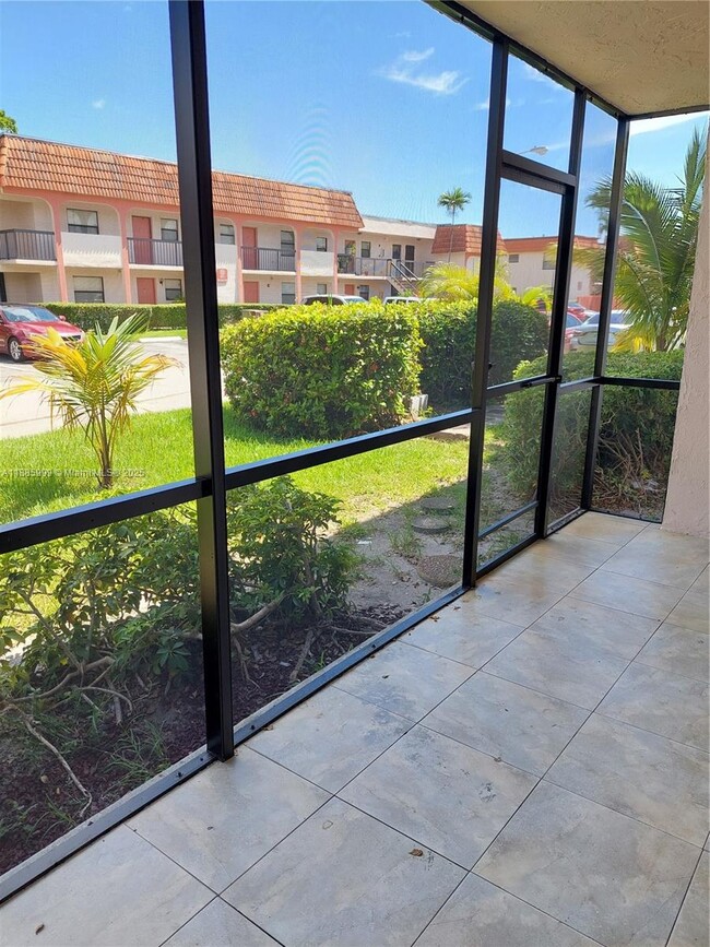 Foto del edificio - 860 NE 209th Terrace
