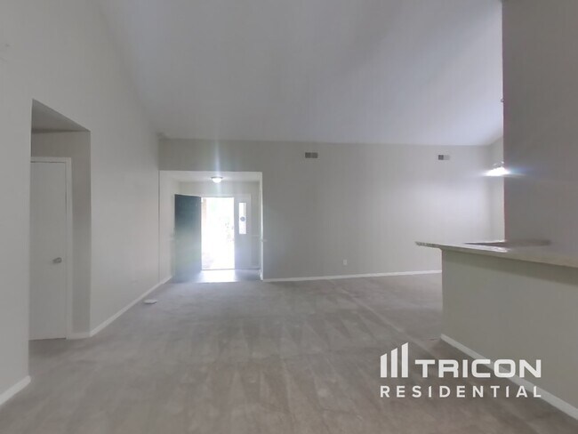 Foto del edificio - 6906 Falling Waters Dr