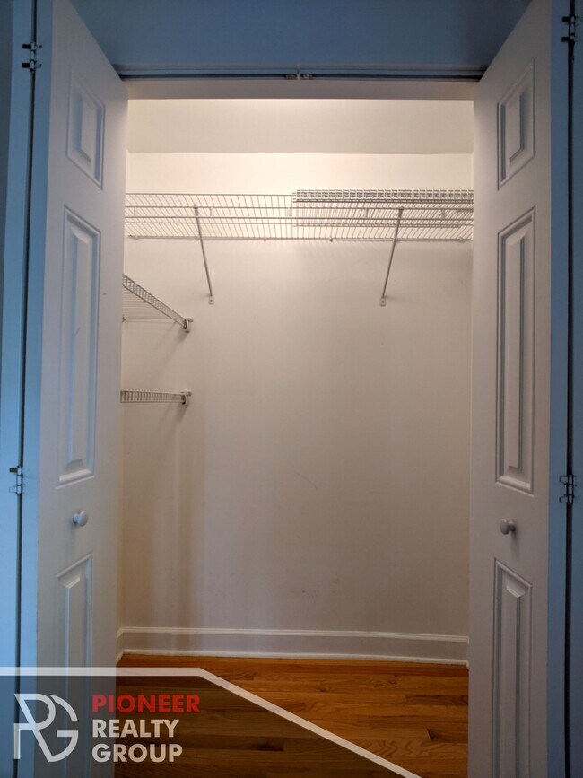 Foto del edificio - 3244 N Clifton Ave