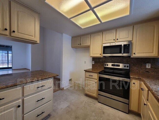Building Photo - 813 Florin Rd