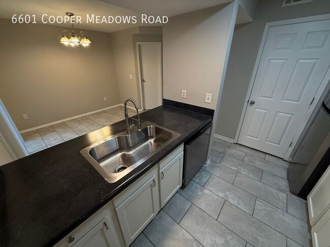 Building Photo - 6601 Cooper Meadows Rd