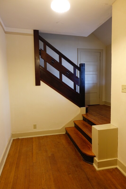 Building Photo - 1708 S Spring St