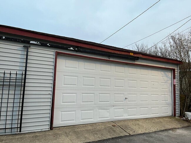 Foto del edificio - 6544 N Albany Ave