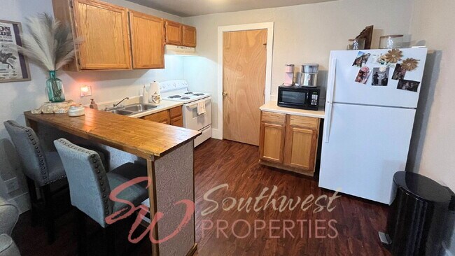 Building Photo - Your Own Space — Large 1 Bedroom Just One Block from Campus