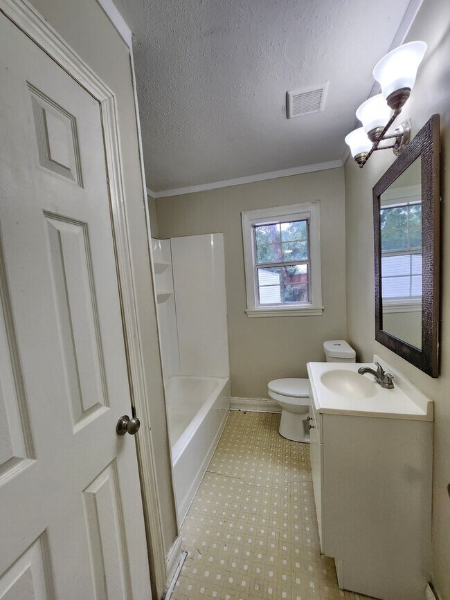 Foto del edificio - 3000 Torres Ave