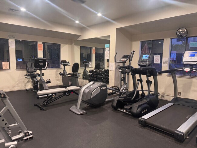 Foto del edificio - 21071 Gary Dr