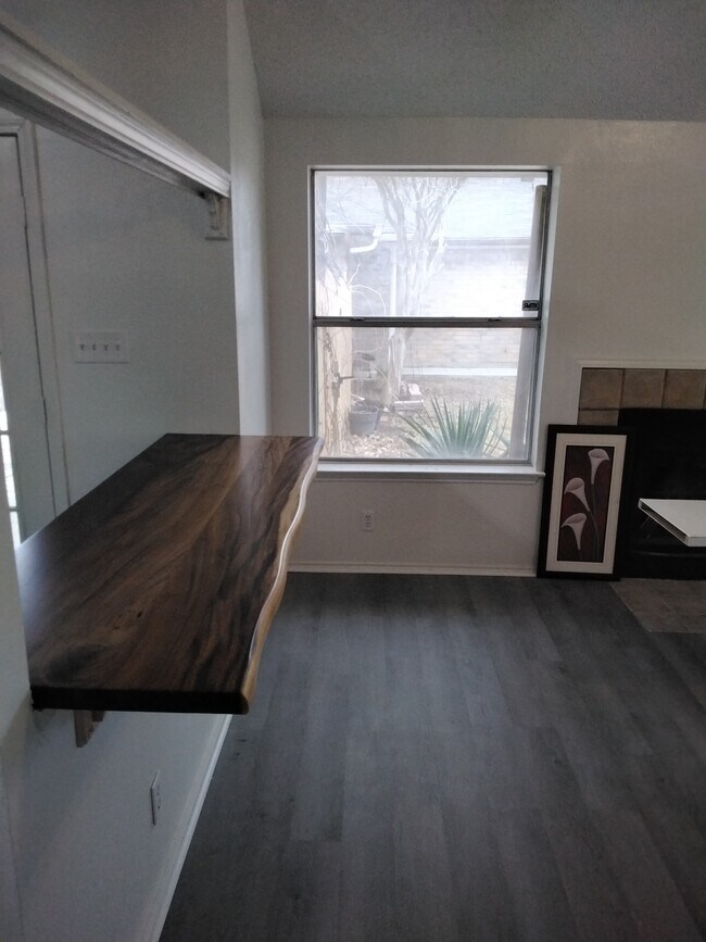 Foto del edificio - 4826 Abbott Ave