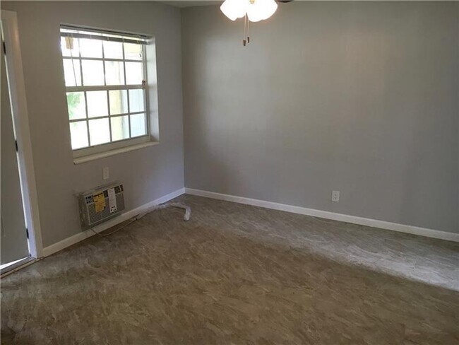 Foto del edificio - 161 NW 40th St