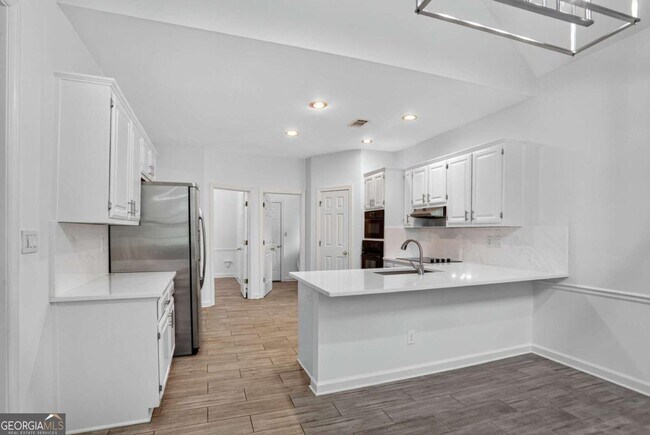 Foto del edificio - 10825 Pinewalk Forest Cir