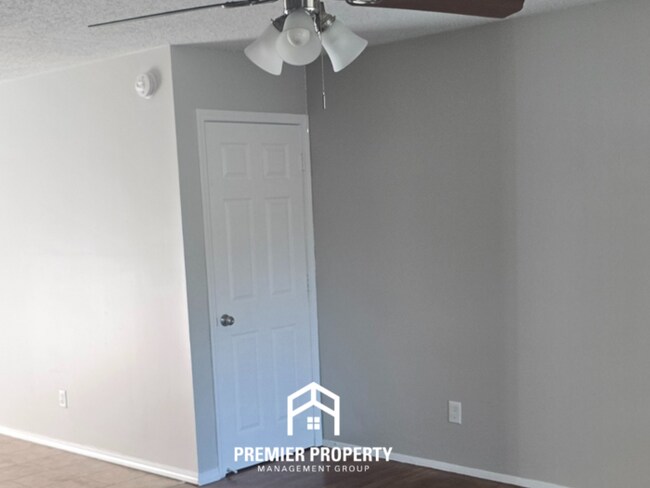 Foto del edificio - 2124 Foggy Bottom Dr