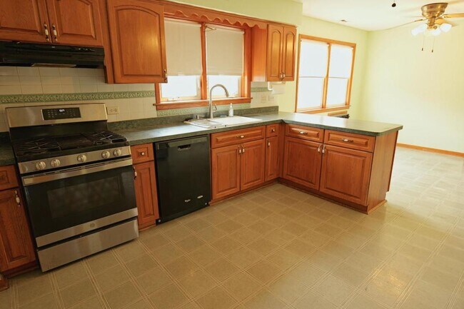 Foto del edificio - 4608 W 100th Pl