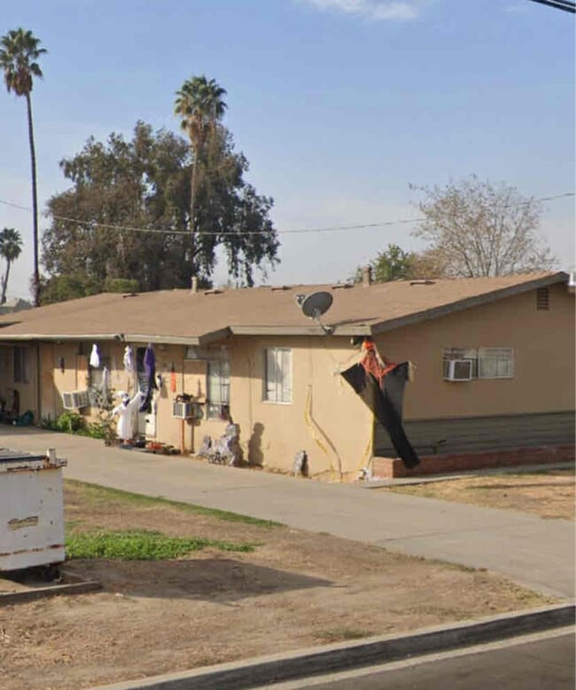 Building Photo - 323 E Cameron St