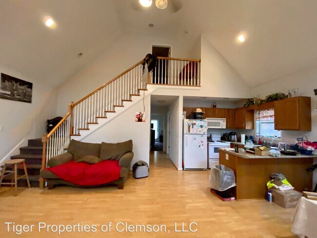 Building Photo - 3 br, 2 bath House - 2316 Refuge Rd