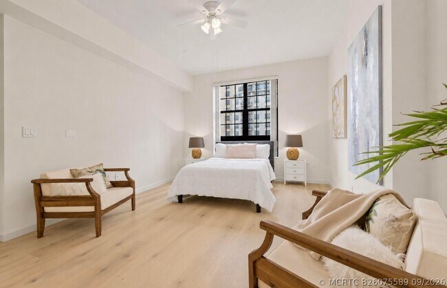 Foto del edificio - 801 S Olive Ave
