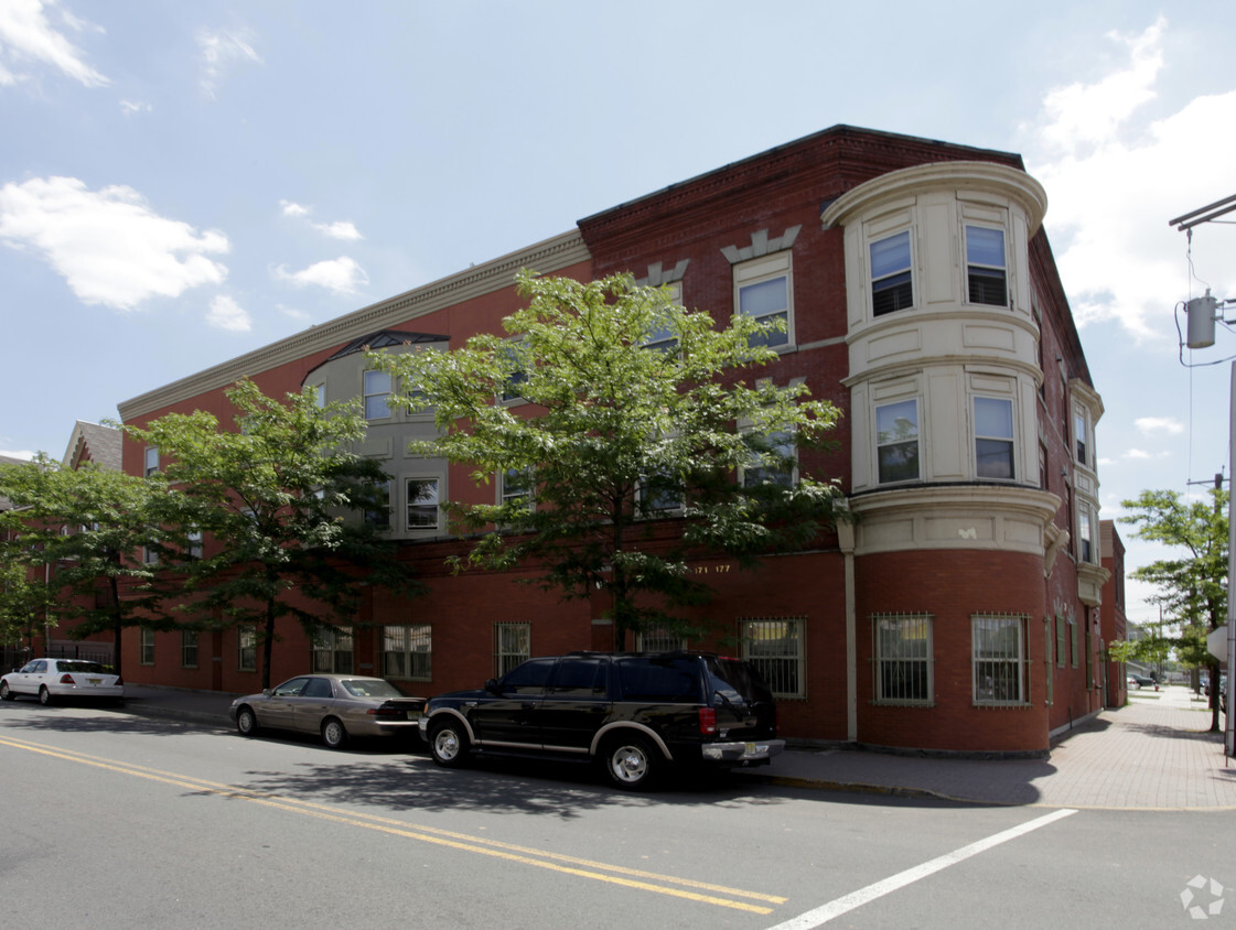 Building Photo - 171-177 1st St