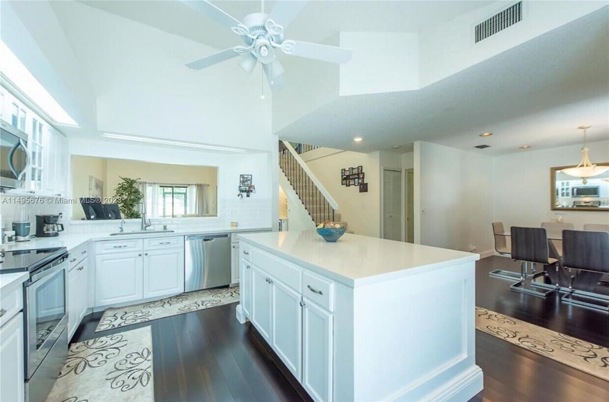 Foto principal - 8360 Waterford Ave