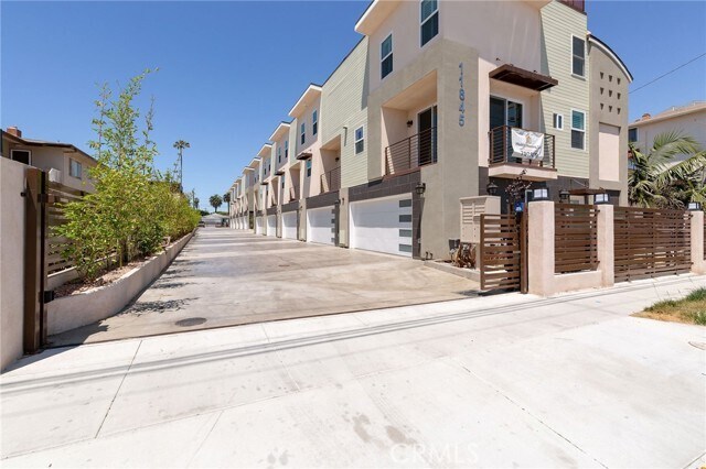 Foto del edificio - 11845 Grevillea Ave