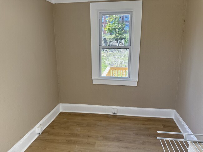 Foto del edificio - 304 Wildwood Ave