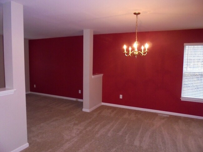 Foto del edificio - Spacious 2 story with double garage in Jam...