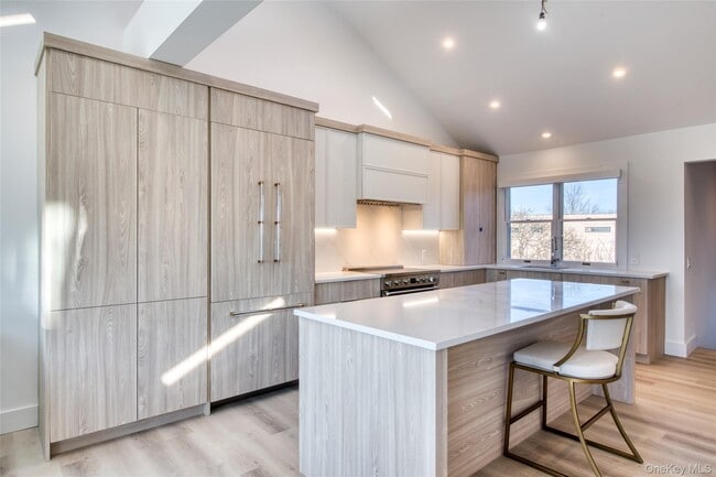 Building Photo - 32 Library Ave