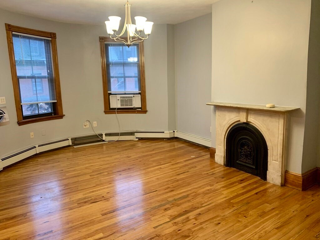Foto principal - 95 E Brookline St