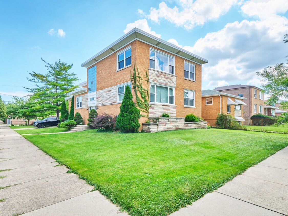 9801 S Michigan Ave Unit 2, Chicago, IL 60628 Condo for Rent in Chicago, IL