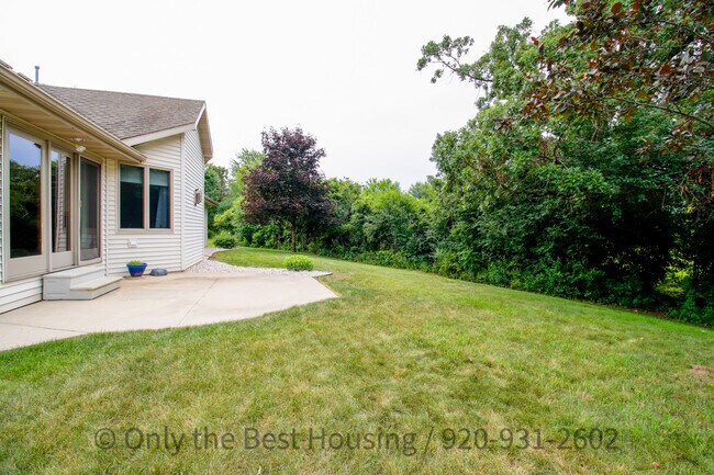 Building Photo - N9429 Rosebud Ln