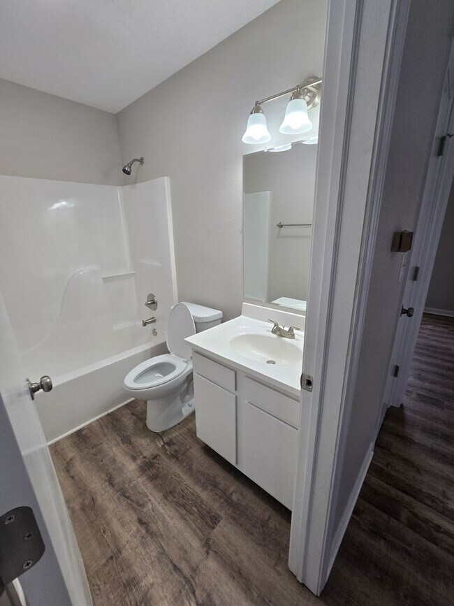 Foto del edificio - Three Bedroom Ranch Style Home Located in ...