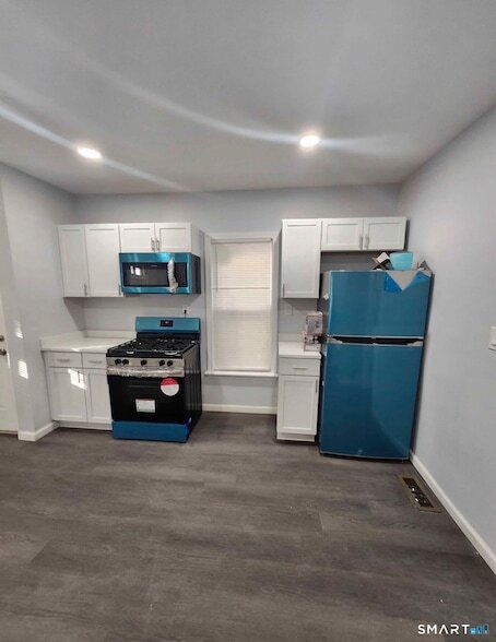 Foto del edificio - 1857 Central Ave